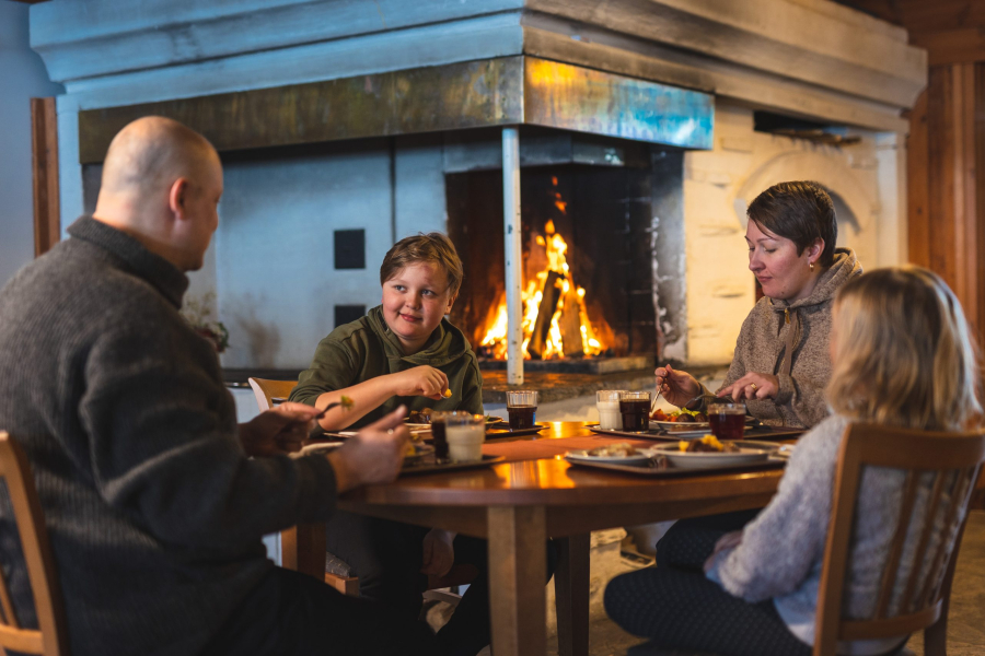 Nature’s Best kokoontuminen 20.3.2024: Messut, valokuvaukset ja yhteismarkkinoinnin asiat!