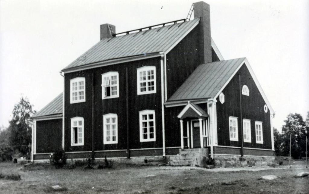 Kuvassa Puumalan koulu.
