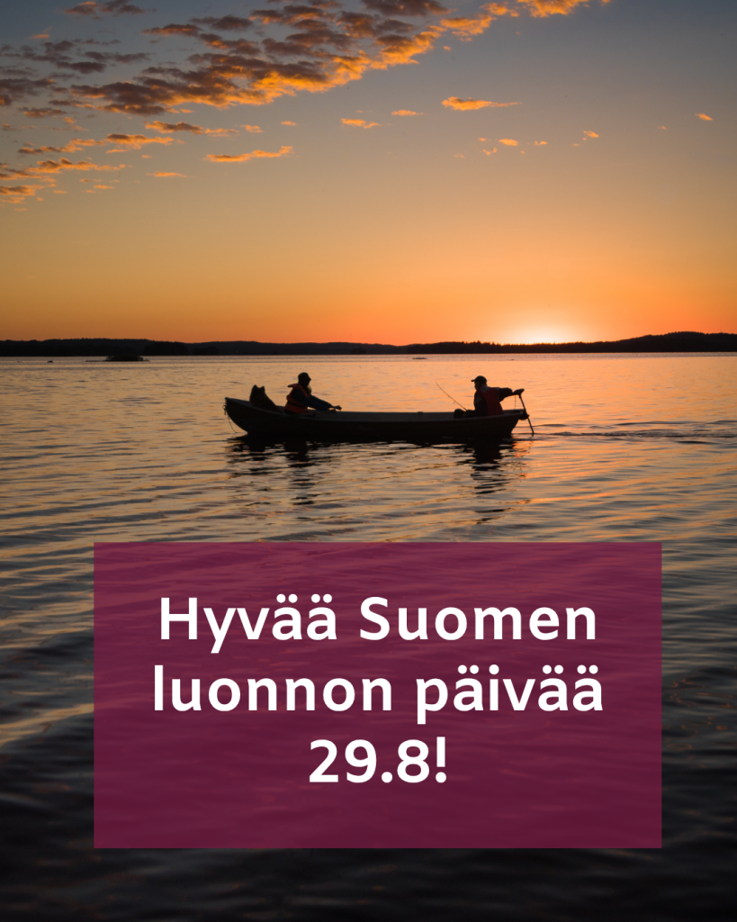 Kuvassa iltainen järvimaisema. Alaosassa teksti "Hyvää Suomen luonnon päivää 29.8!" kunnan brändiväreillä.